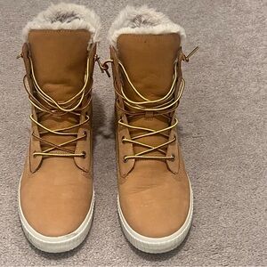 Timberland Women’s Fur-Lined Leather Boots – Size 10 (Original Box)